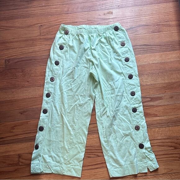 Lulu-B Green Capris - Picture 1 of 8